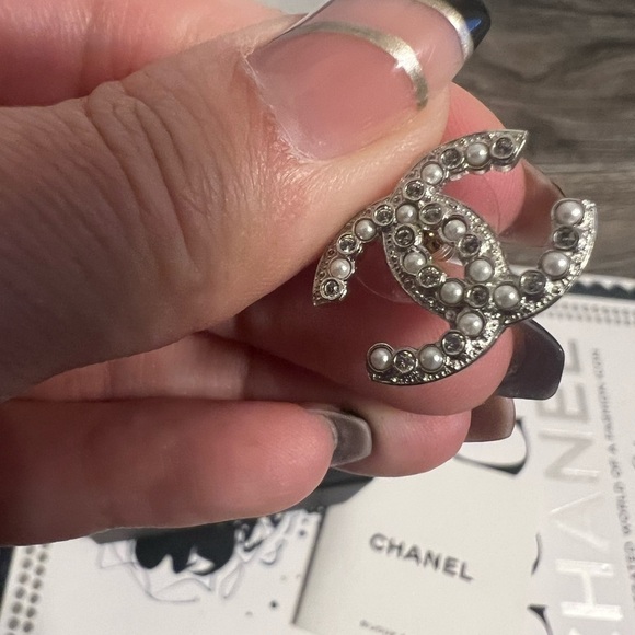 CHANEL Silver Faux Pearl & Crystal CC Stud Earrings - Picture 3 of 9